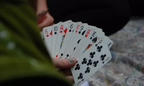 Realidade Aumentada e TCG: Jogos de Cartas na Era Digital
